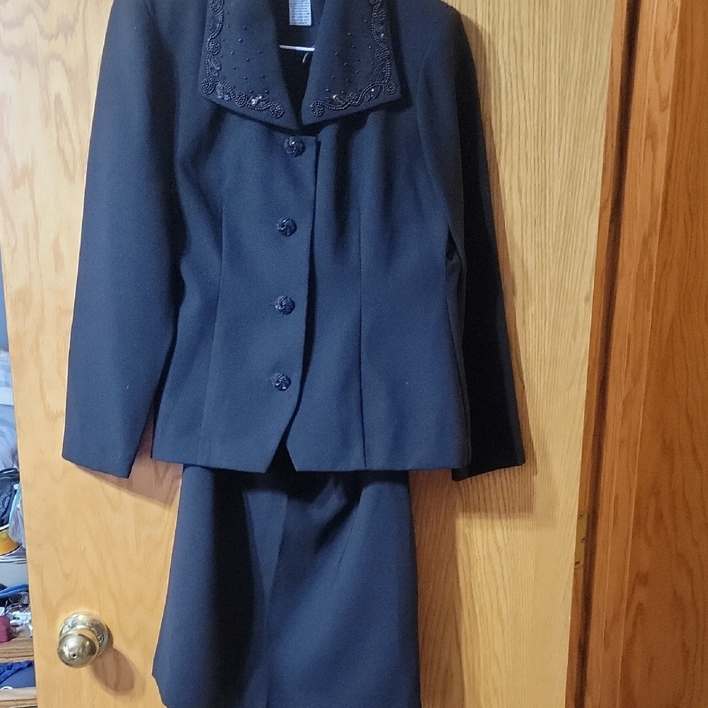 Elegant Black Women's J.S.J. Jacket & Skirt Set 4P